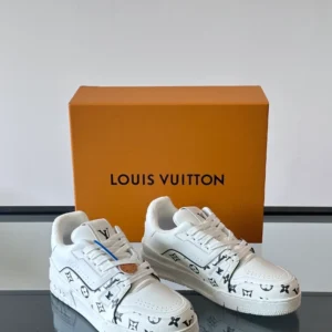 LV Trainer Sneaker - RLS106
