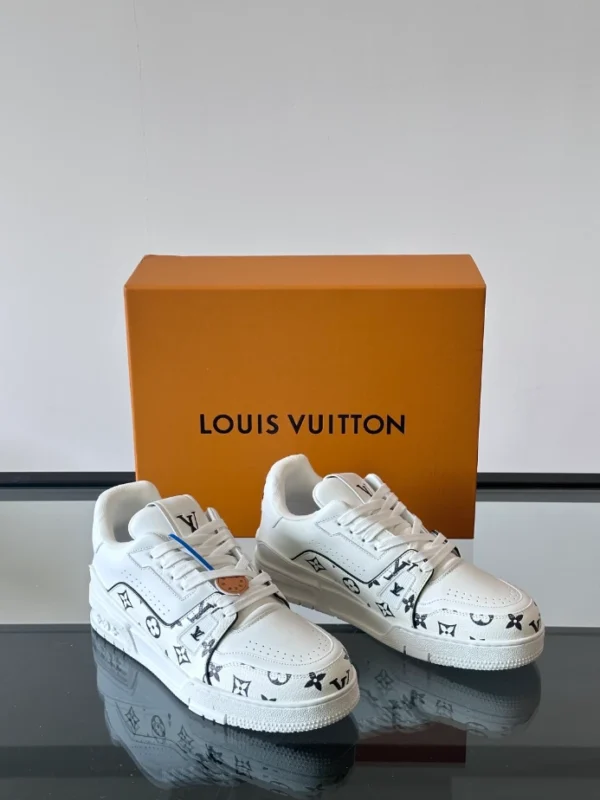 LV Trainer Sneaker - RLS106