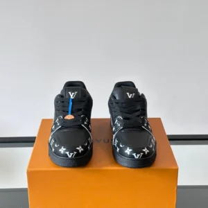 LV Trainer Sneaker - RLS107