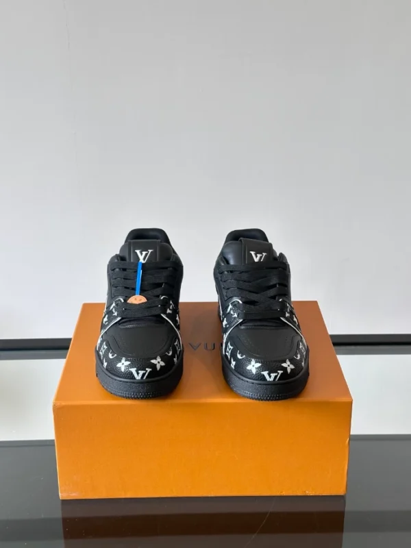 LV Trainer Sneaker - RLS107