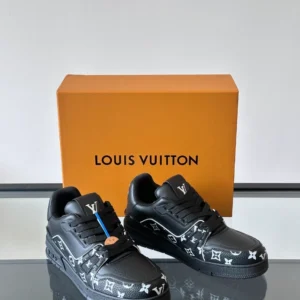 LV Trainer Sneaker - RLS107