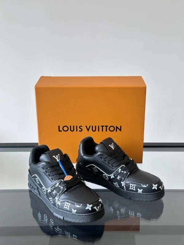 LV Trainer Sneaker - RLS107