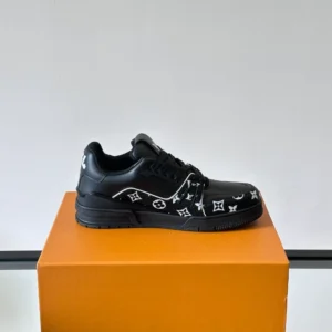 LV Trainer Sneaker - RLS107