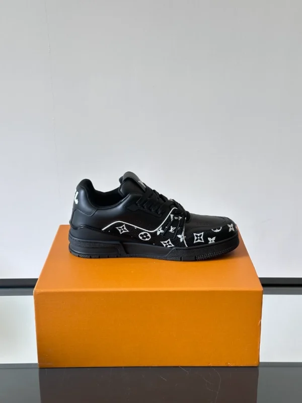 LV Trainer Sneaker - RLS107