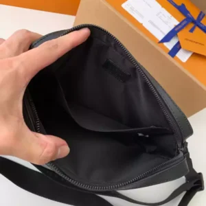LV Trio Messenger In Black - RBV38