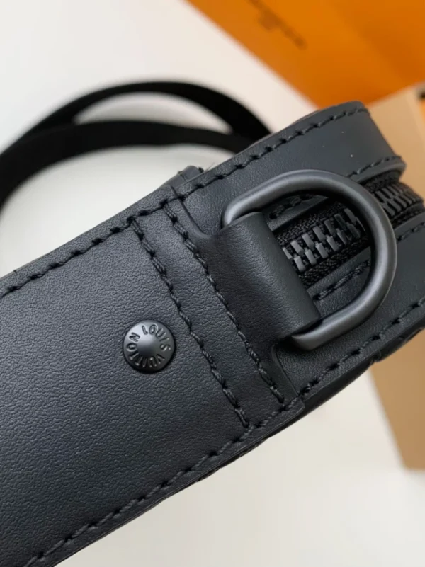 LV Trio Messenger In Black - RBV38