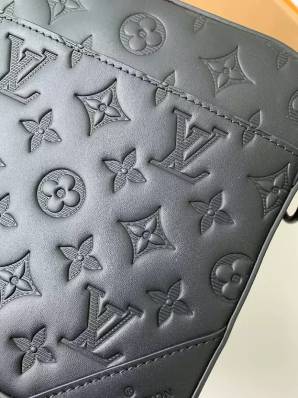 LV Trio Messenger In Black - RBV38