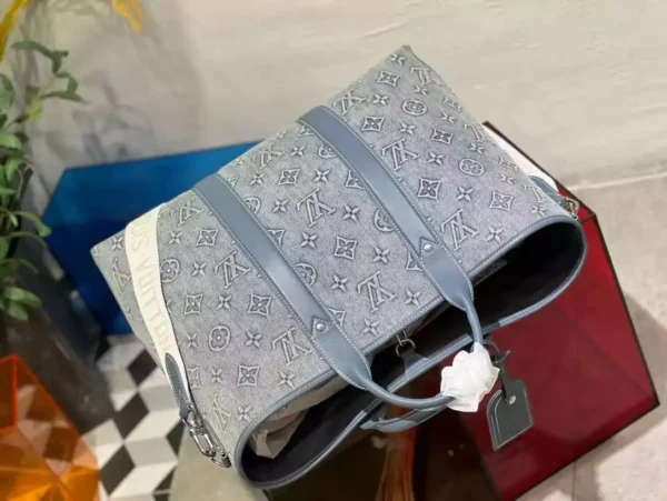 LV Weekend Tote Nm Monogram Washed Denim - RBV25