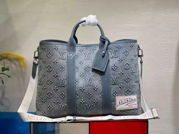 LV Weekend Tote Nm Monogram Washed Denim - RBV25