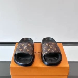 Louis Vuitton Slippers - S63
