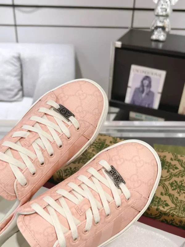 Women's Gucci Ace Sneaker With Web – RGS73