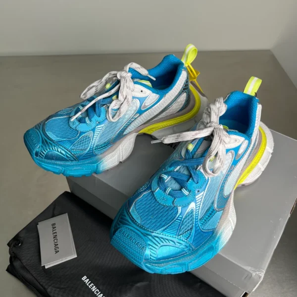Balenciaga 3XL Toe Spray Sneaker - RBS86