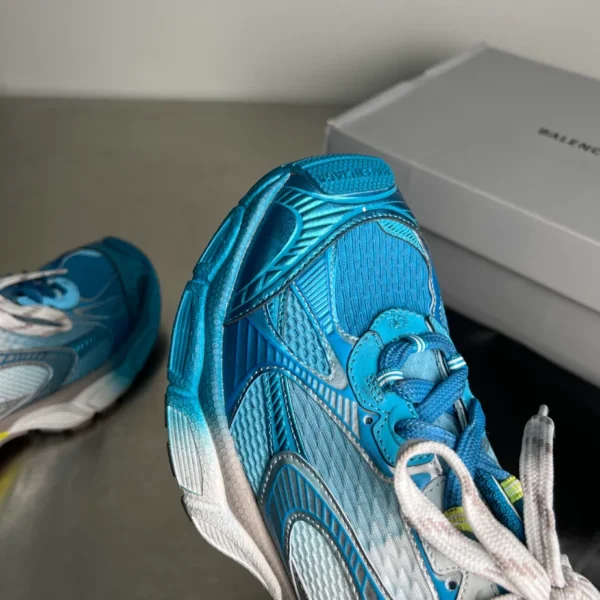 Balenciaga 3XL Toe Spray Sneaker - RBS86
