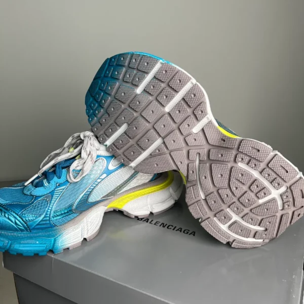 Balenciaga 3XL Toe Spray Sneaker - RBS86