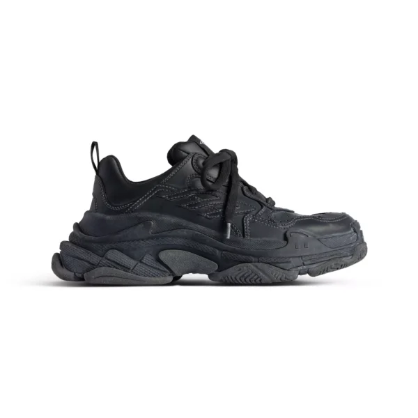 Balenciaga Triple S Sporty Sneakers In Black - RBS84