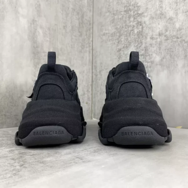 Balenciaga Triple S Sporty Sneakers In Black - RBS84