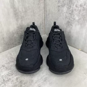 Balenciaga Triple S Sporty Sneakers In Black - RBS84