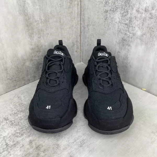 Balenciaga Triple S Sporty Sneakers In Black - RBS84