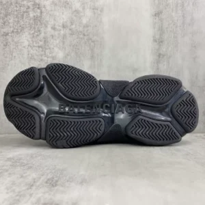 Balenciaga Triple S Sporty Sneakers In Black - RBS84