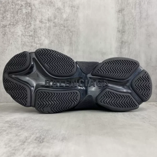 Balenciaga Triple S Sporty Sneakers In Black - RBS84