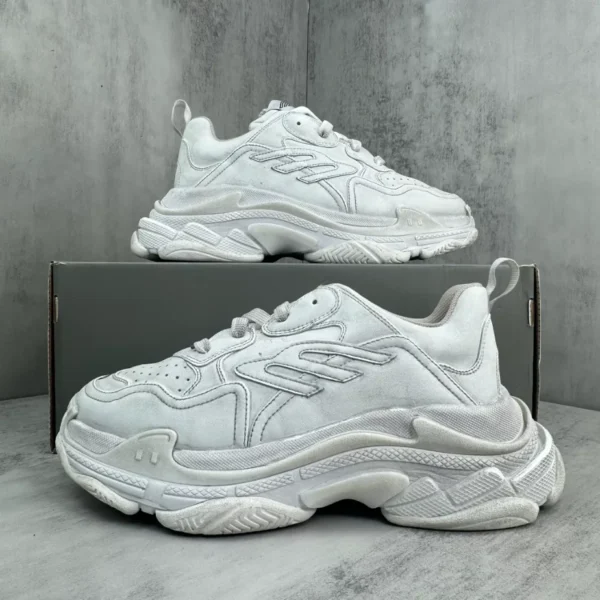 Balenciaga Triple S Sporty Sneakers In White - RBS83