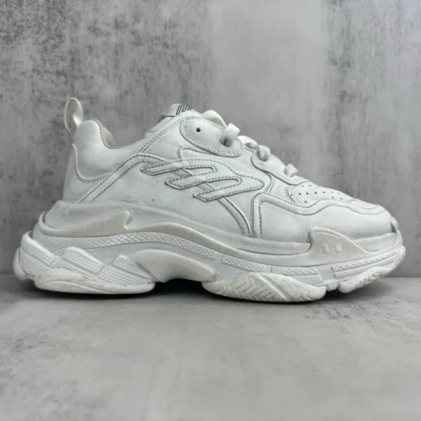 Balenciaga Triple S Sporty Sneakers In White - RBS83