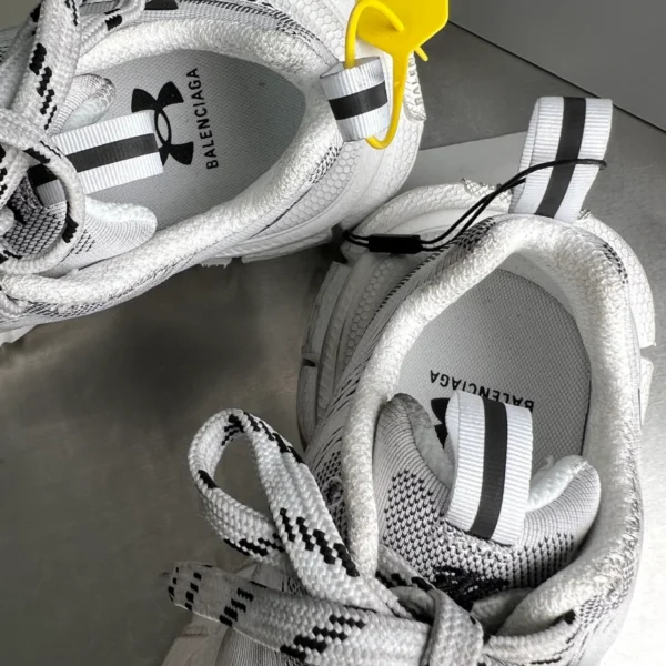 Balenciaga x Under Armour 3XL Knit Sneaker in White - RBS107