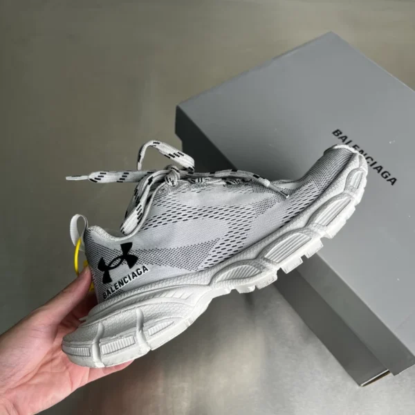 Balenciaga x Under Armour 3XL Knit Sneaker in White - RBS107