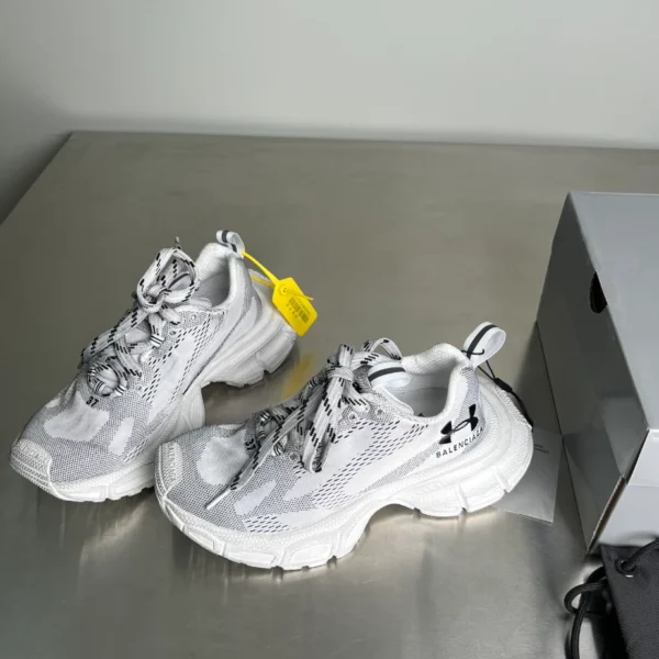Balenciaga x Under Armour 3XL Knit Sneaker in White - RBS107