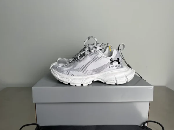 Balenciaga x Under Armour 3XL Knit Sneaker in White - RBS107
