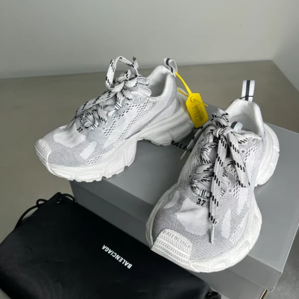 Balenciaga x Under Armour 3XL Knit Sneaker in White - RBS107