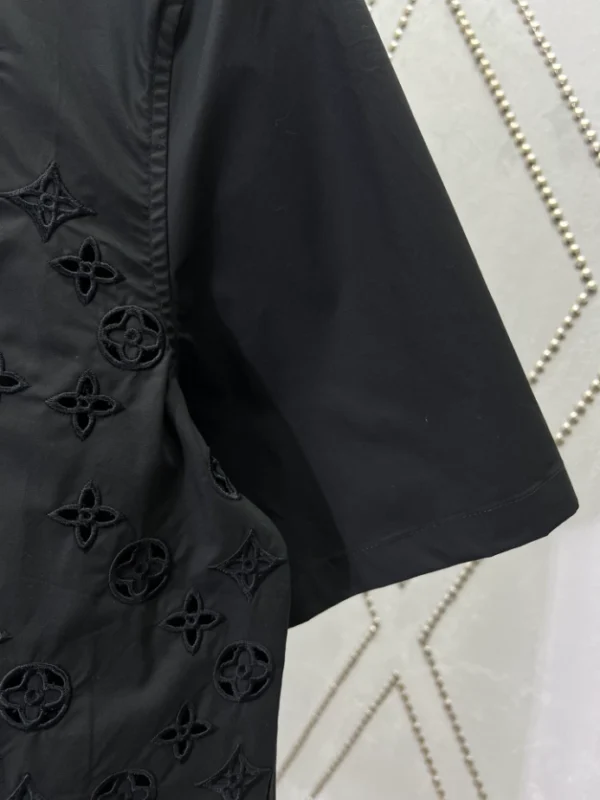 LV Monogram Flowers Embroidered Short-Sleeved Shirt - LRT56