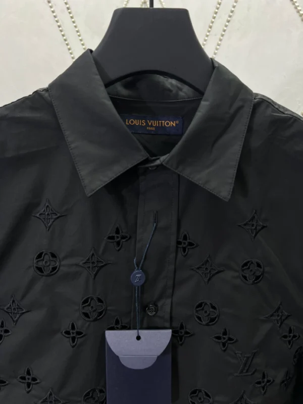 LV Monogram Flowers Embroidered Short-Sleeved Shirt - LRT56