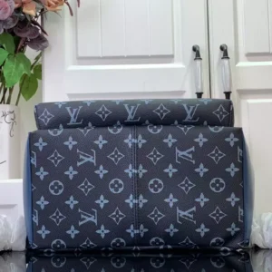 LV Discovery Backpack PM M11590 - RBV80