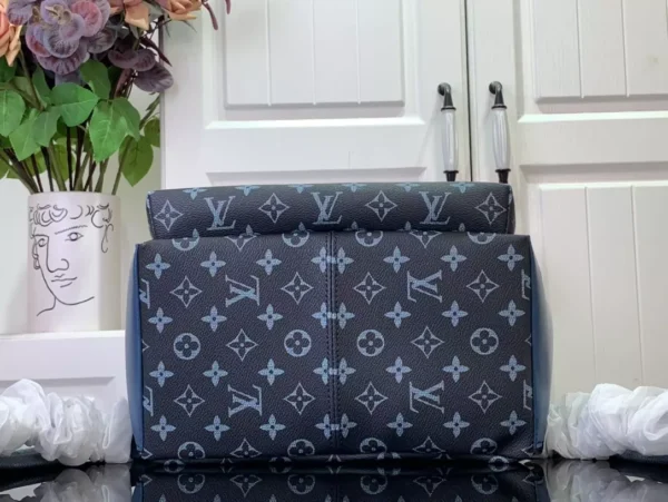 LV Discovery Backpack PM M11590 - RBV80