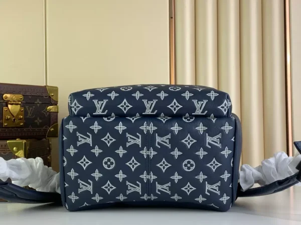 LV Discovery Backpack M24760 - RBV81