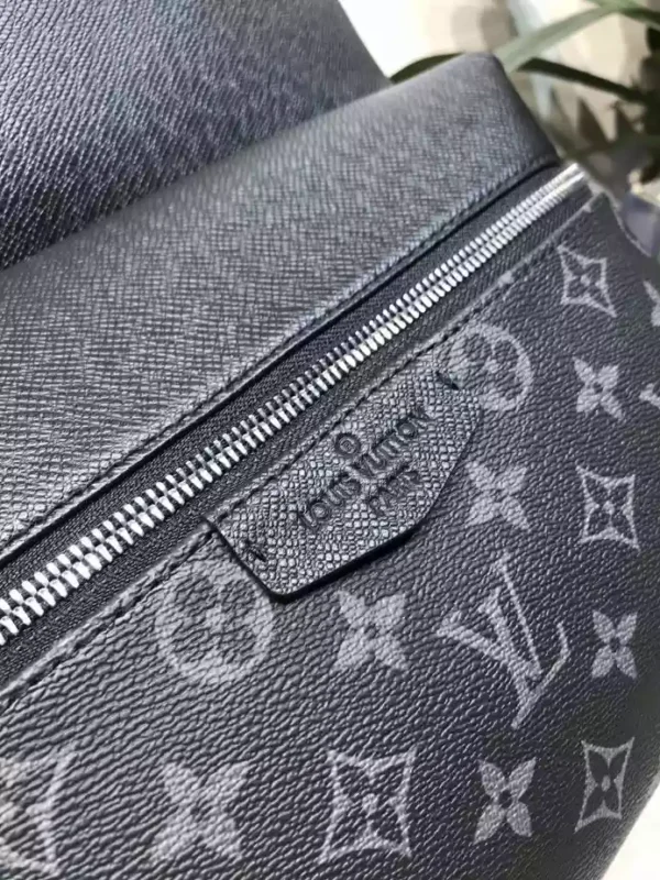 LV Discovery Backpack M31033 - RBV87