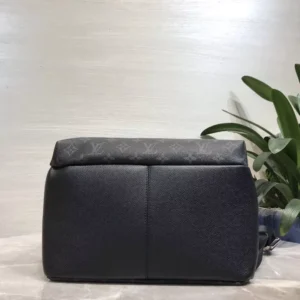 LV Discovery Backpack M31033 - RBV87