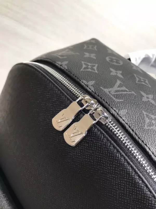 LV Discovery Backpack M31033 - RBV87
