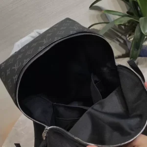 LV Discovery Backpack M31033 - RBV87