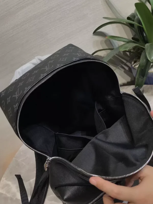 LV Discovery Backpack M31033 - RBV87
