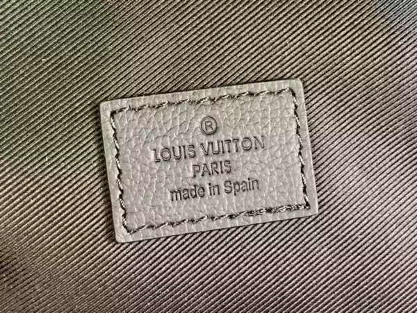 LV Discovery Backpack M46553 - RBV84