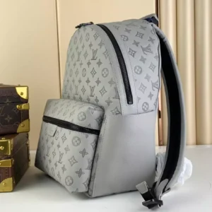 LV Discovery Backpack M46557 - RBV82