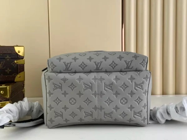LV Discovery Backpack M46557 - RBV82