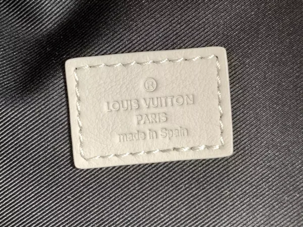LV Discovery Backpack M46557 - RBV82