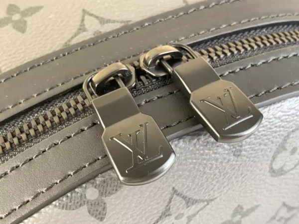 LV Discovery Backpack M46557 - RBV82