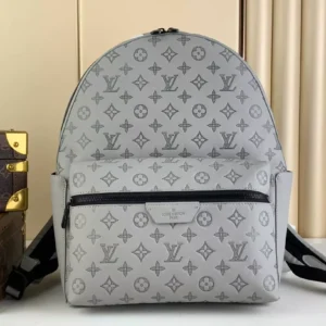 LV Discovery Backpack M46557 - RBV82