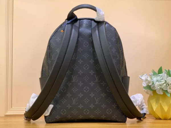 LV Discovery Backpack MM M22545 - RBV88