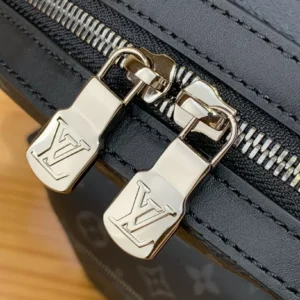 LV Discovery Backpack MM M22545 - RBV88