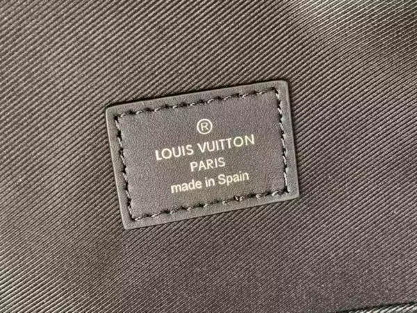 LV Discovery Backpack MM M22545 - RBV88